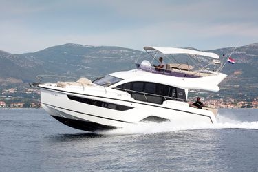 44' Sealine 2018 Yacht For Sale